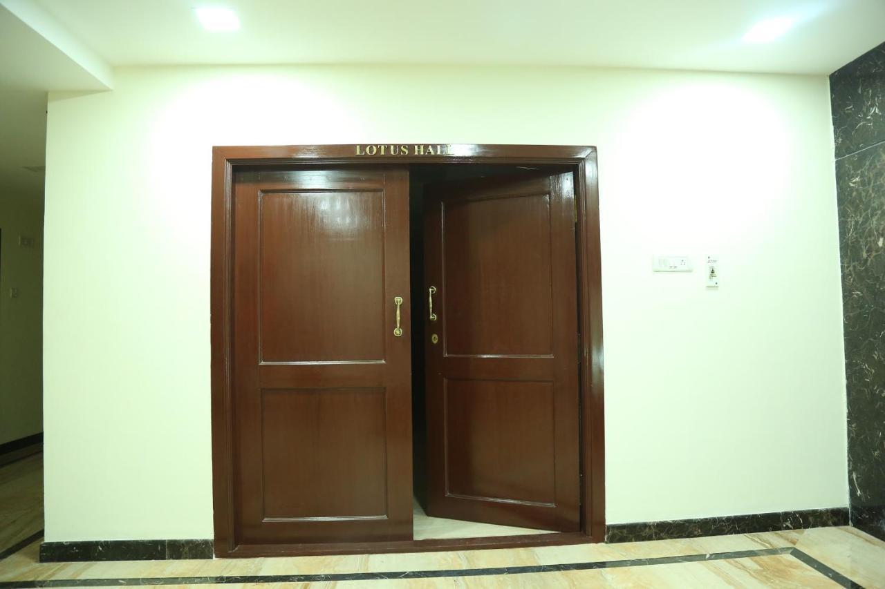 Hotel Sera Grand Ченнаї Екстер'єр фото